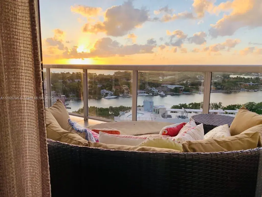 2 bedroom 2 bath Residential Lease for rent at 6301 Collins Ave # 1606, Miami Beach FL 33141