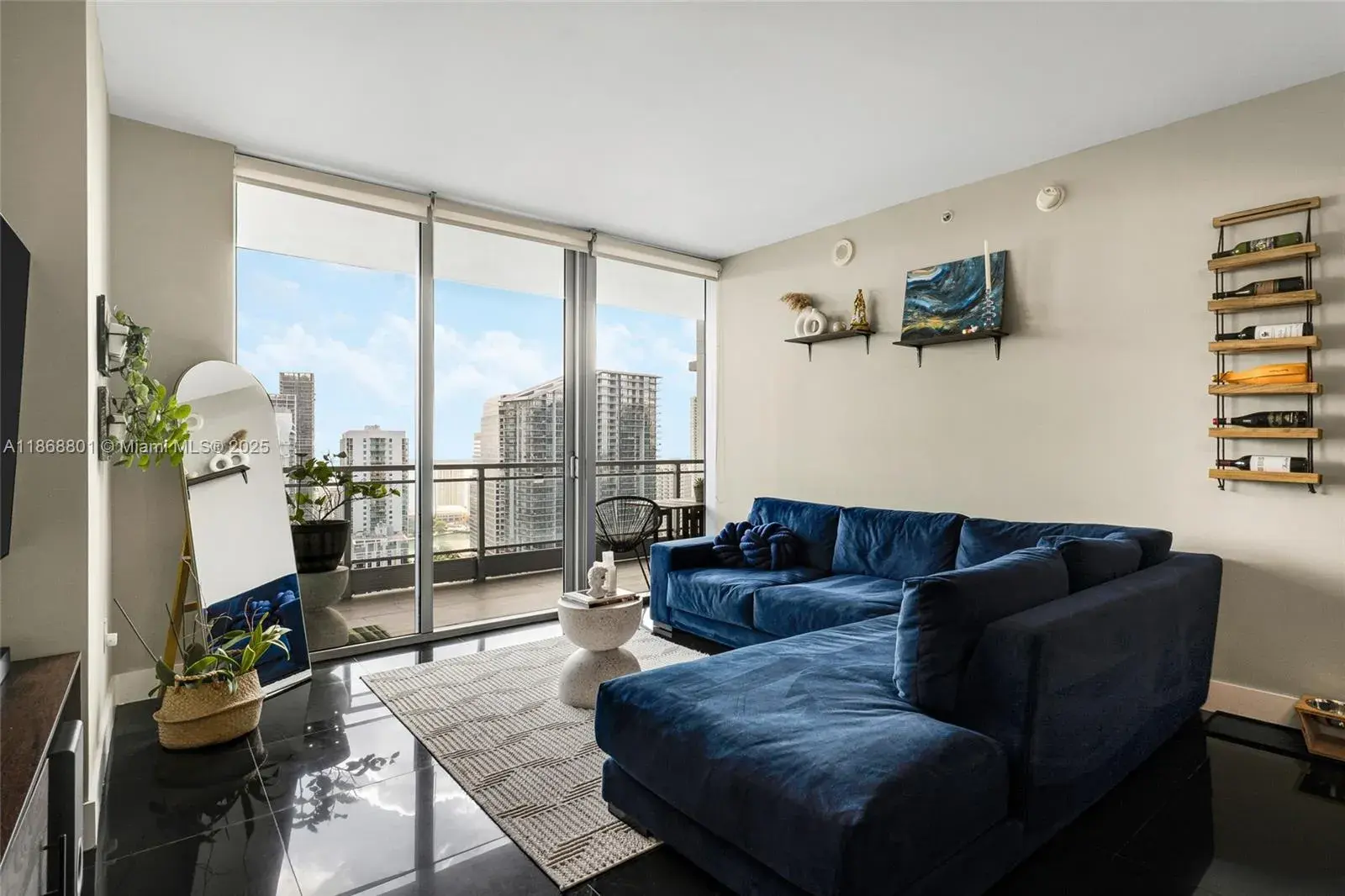 2 bedroom 2 bath Residential for sale at 92 SW 3rd St # 4312, Miami FL 33130
