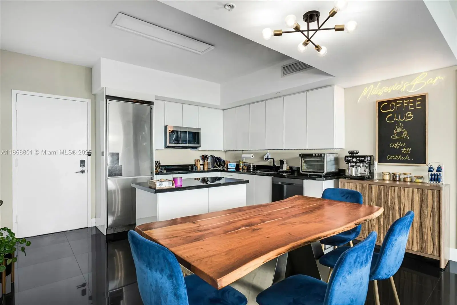 92 SW 3rd St # 4312, Miami FL 33130
