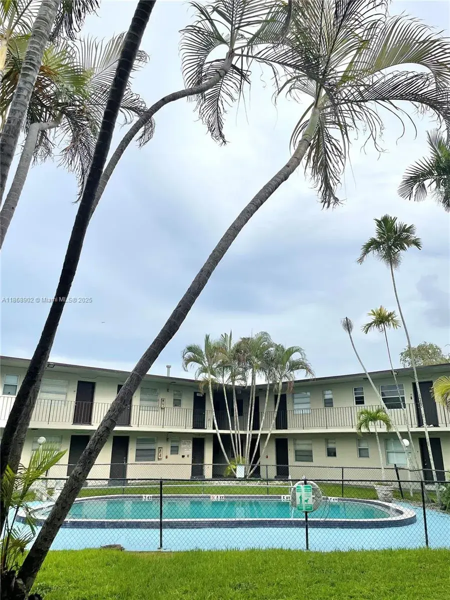 1 bedroom 1 bath Residential for sale at 3901 SW 112th Ave # 46, Miami FL 33165