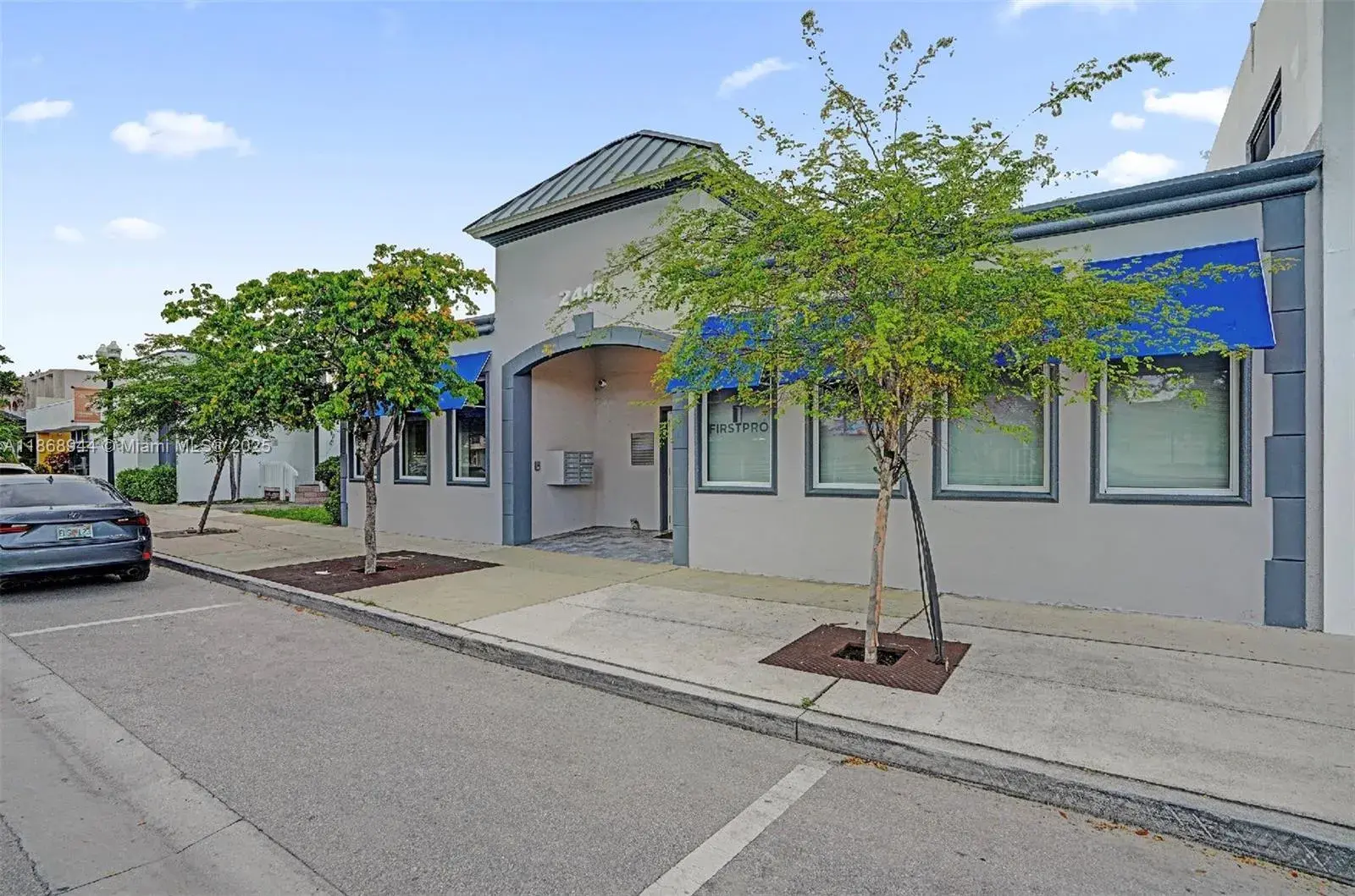 Commercial Sale for sale at 2419 Hollywood Blvd, Hollywood FL 33020