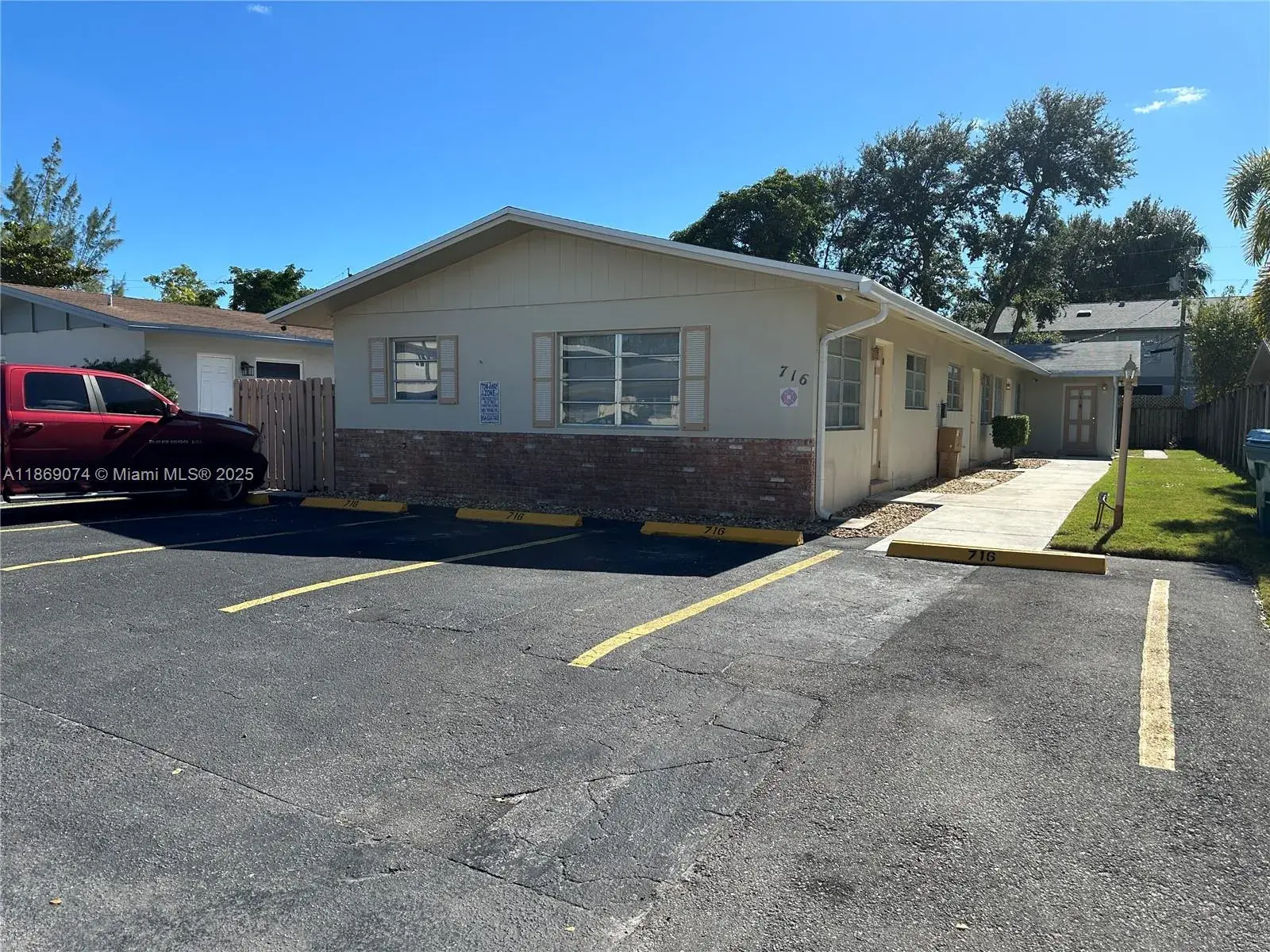 716 SE 16th St # 4, Fort Lauderdale FL 33316