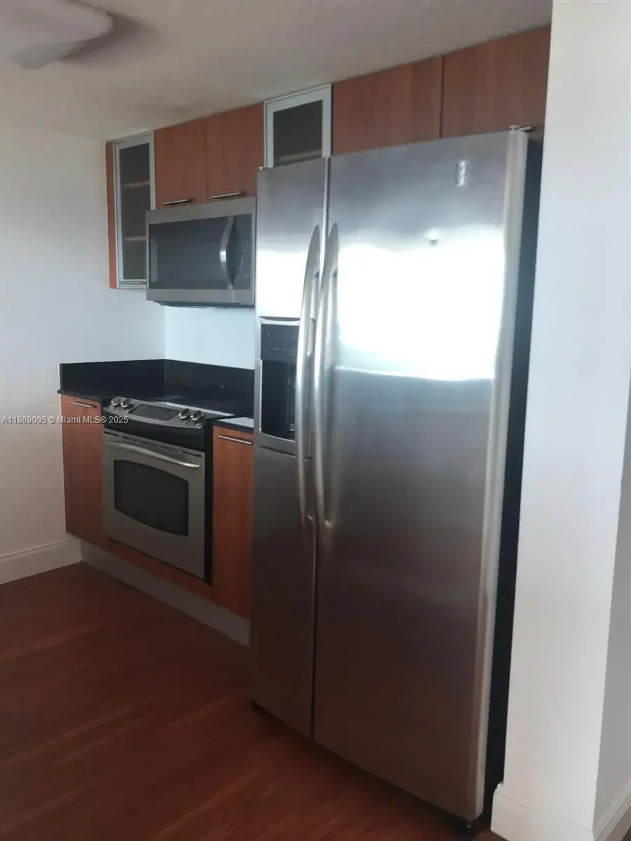 2 bedroom 2 bath Residential for sale at 1800 N Bayshore Dr # 3910, Miami FL 33132