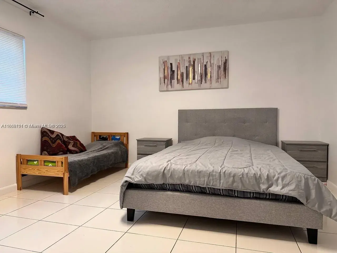 1 bedroom 1 bath Residential for sale at 319 NE 14th Ave # 106, Hallandale Beach FL 33009