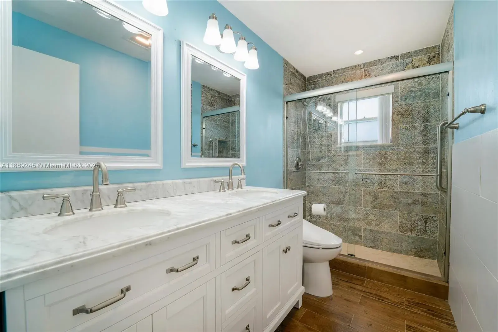 1441 W Campanelli Dr, Plantation FL 33322