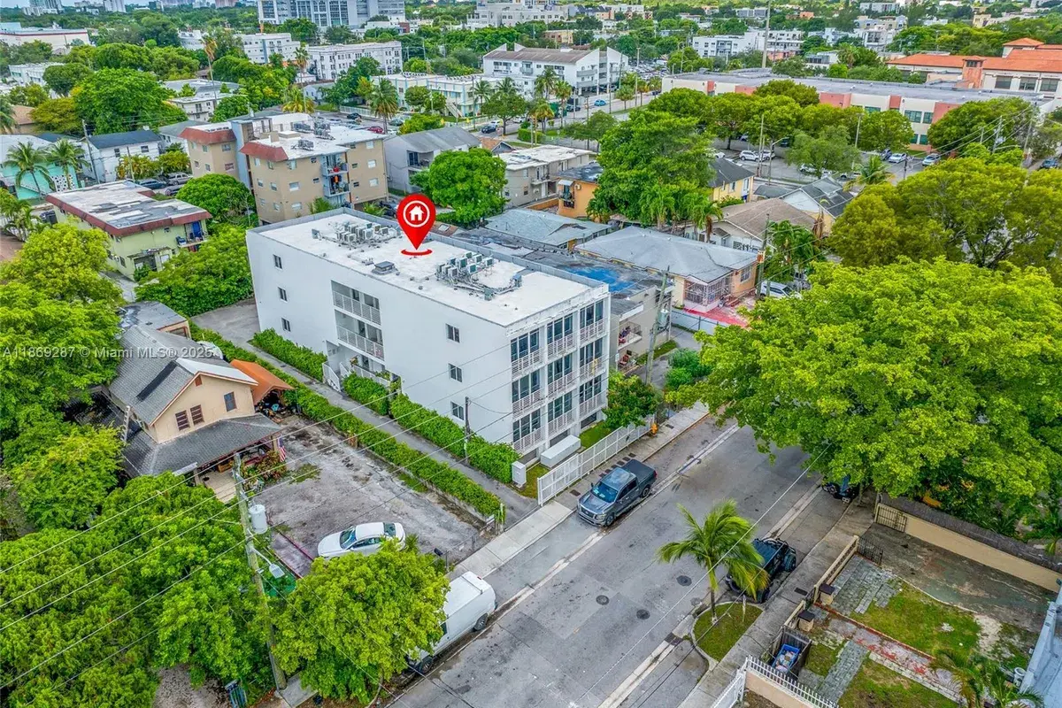542 SW 3rd St, Miami FL 33130