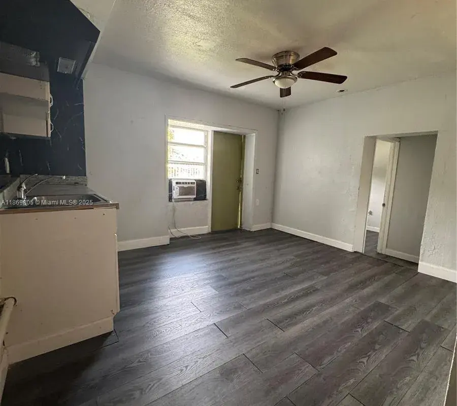 7802 NW 8th Ave # 3, Miami FL 33150