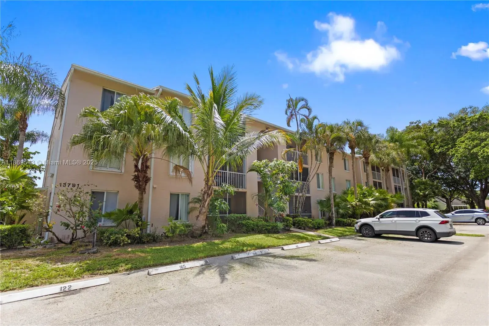 13791 Oneida Dr # F2, Delray Beach FL 33446