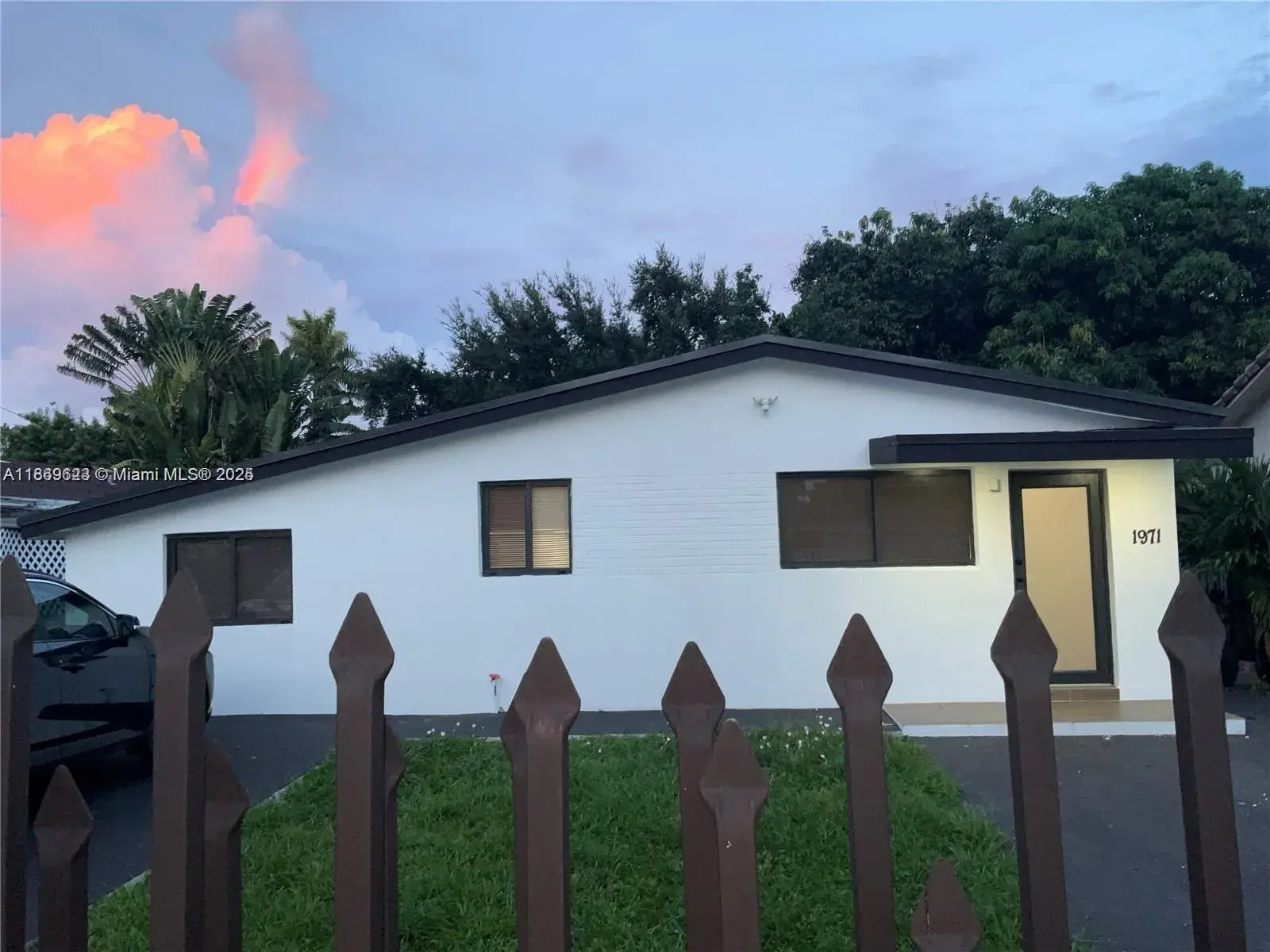 1971 W 2nd Ave, Hialeah FL 33010