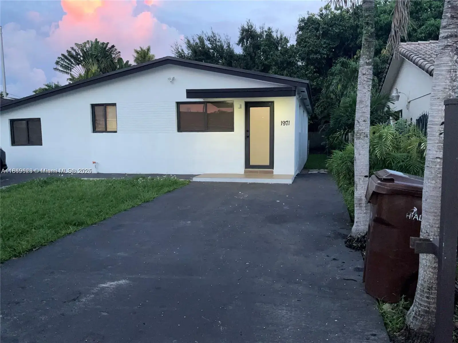 1971 W 2nd Ave, Hialeah FL 33010