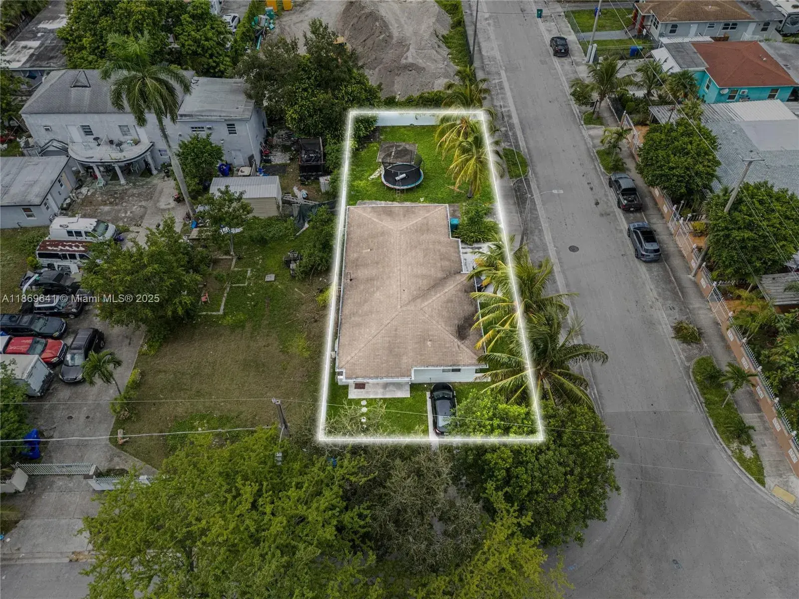 301 NW 34th St, Miami FL 33127