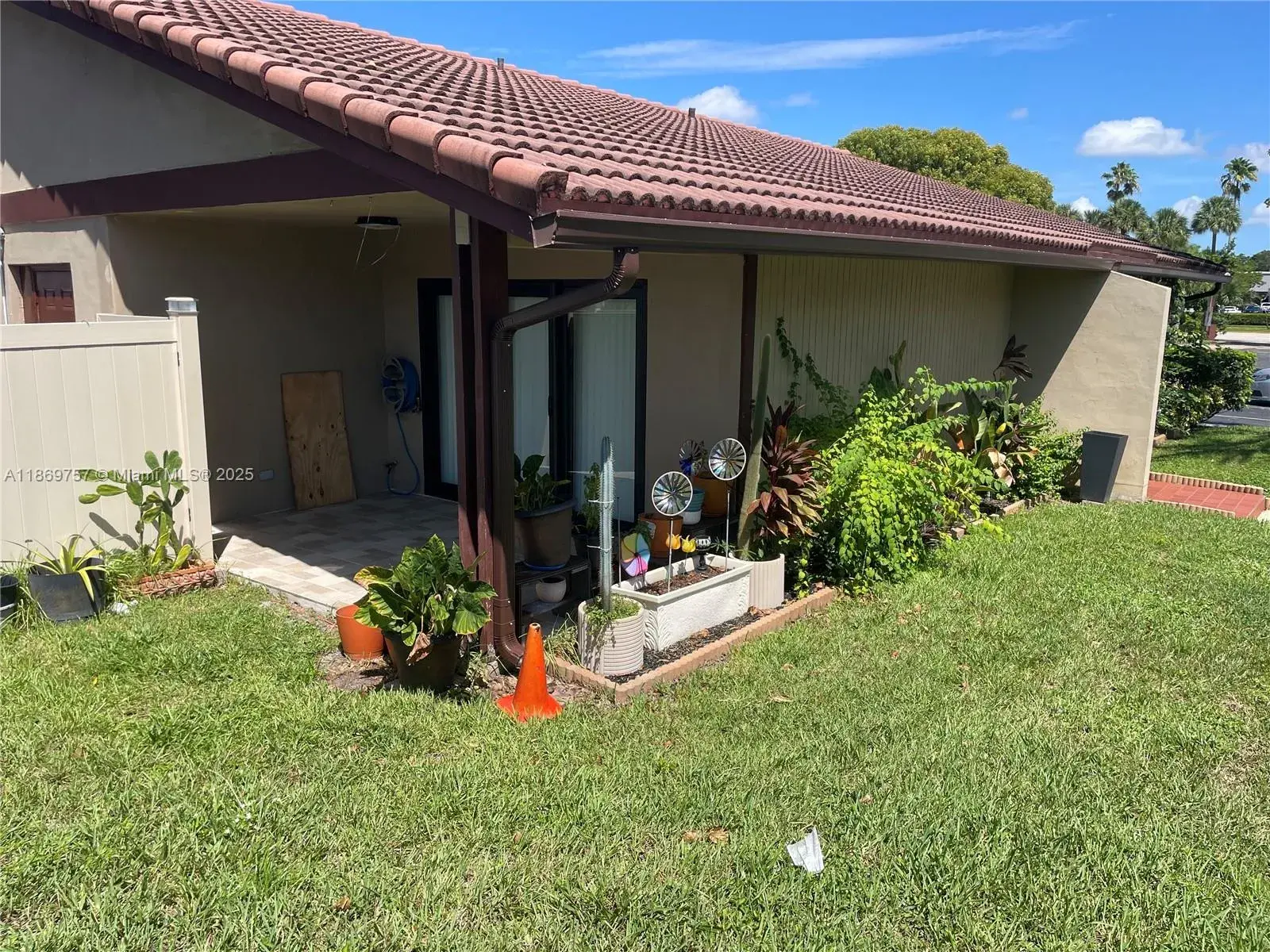 3 bedroom 2 bath Residential for sale at 5002 Sheridan St # 1, Hollywood FL 33021