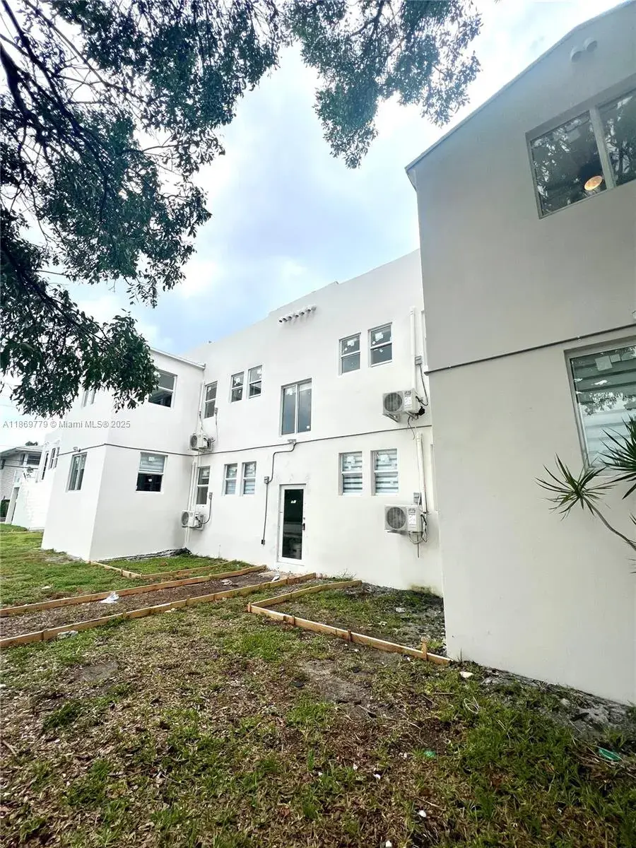 1 bedroom 1 bath Residential Lease for rent at 1015 S 17th Ave # 7, Hollywood FL 33020