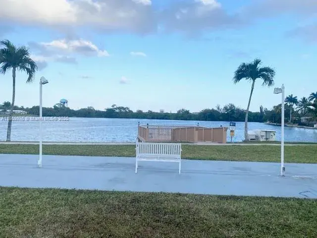 2223 Park Ln # 205, Hollywood FL 33021