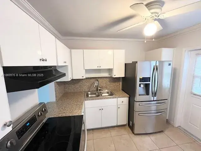 2223 Park Ln # 205, Hollywood FL 33021