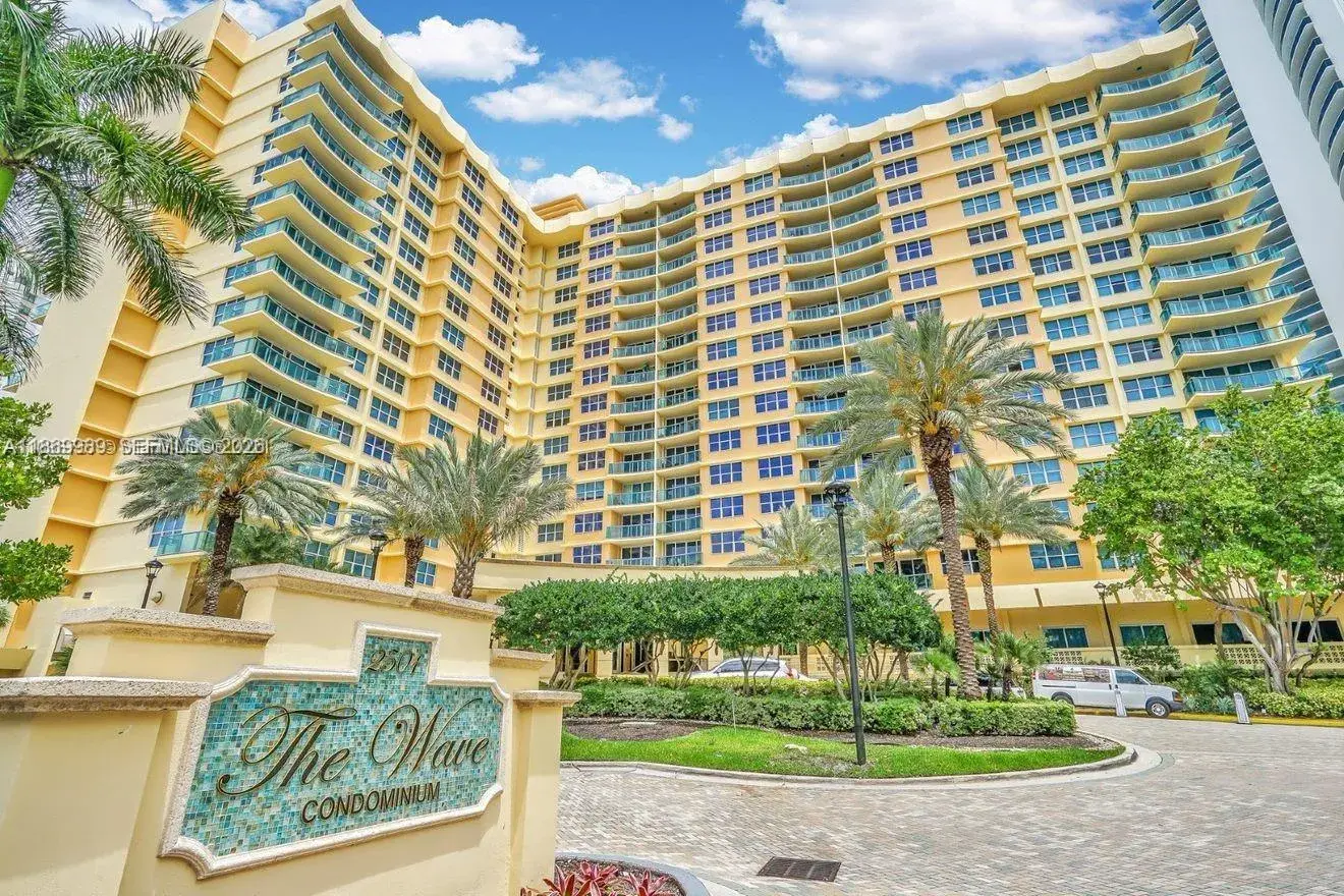 1 bedroom 1 bath Residential for sale at 2501 S Ocean Dr # 433, Hollywood FL 33019