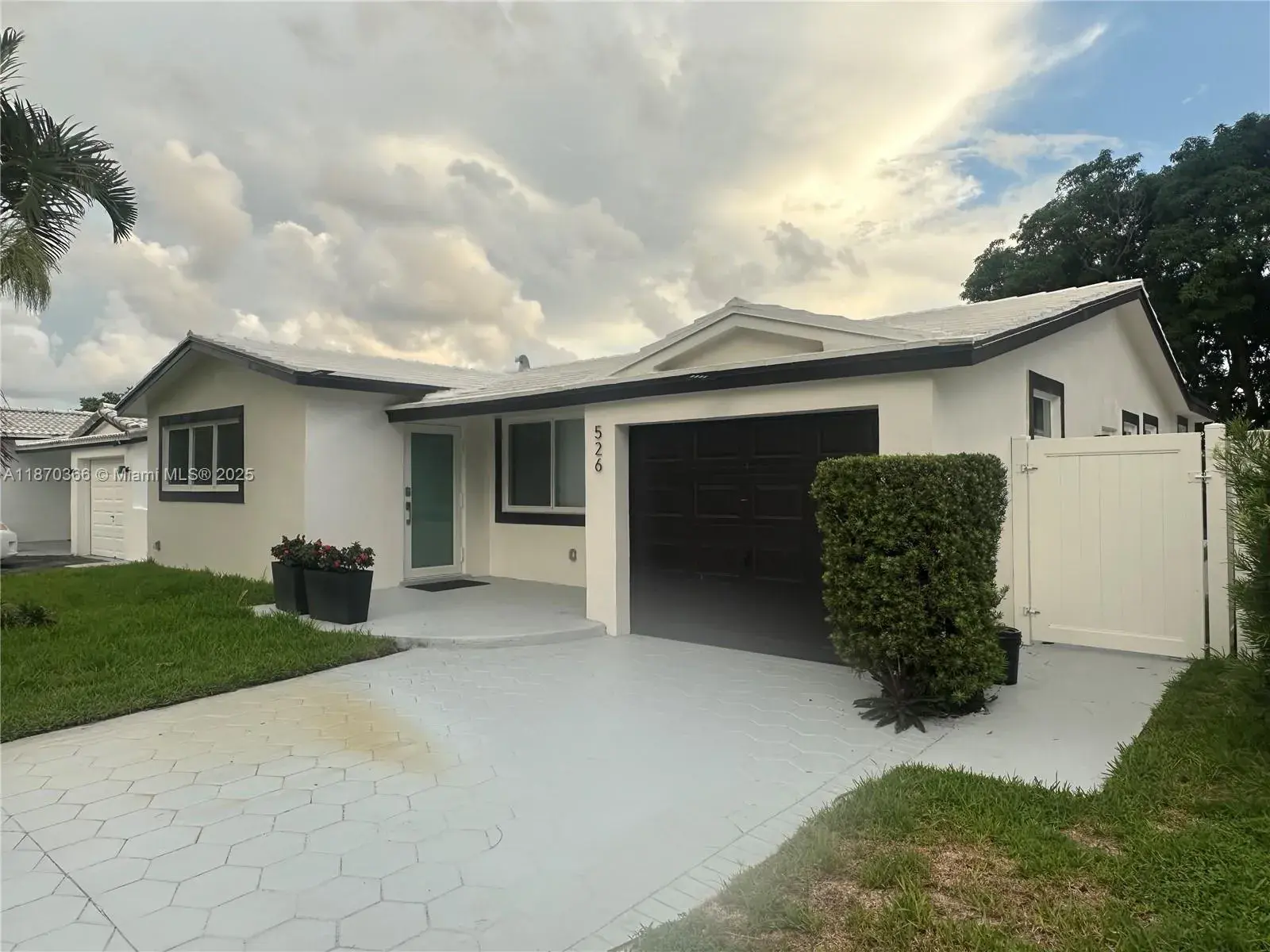 526 S Rainbow Dr # 0, Hollywood FL 33021