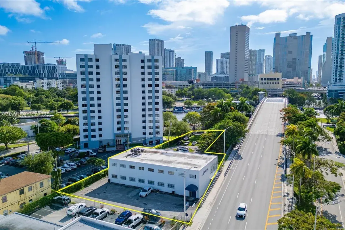 529 W Flagler St, Miami FL 33130