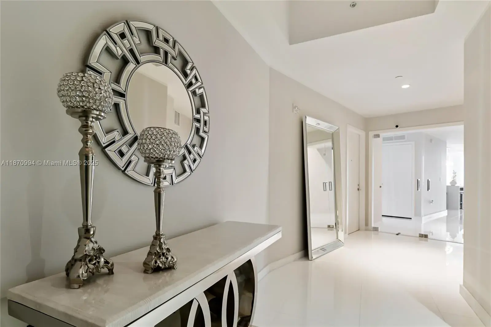 851 NE 1st Ave # 1611, Miami FL 33132