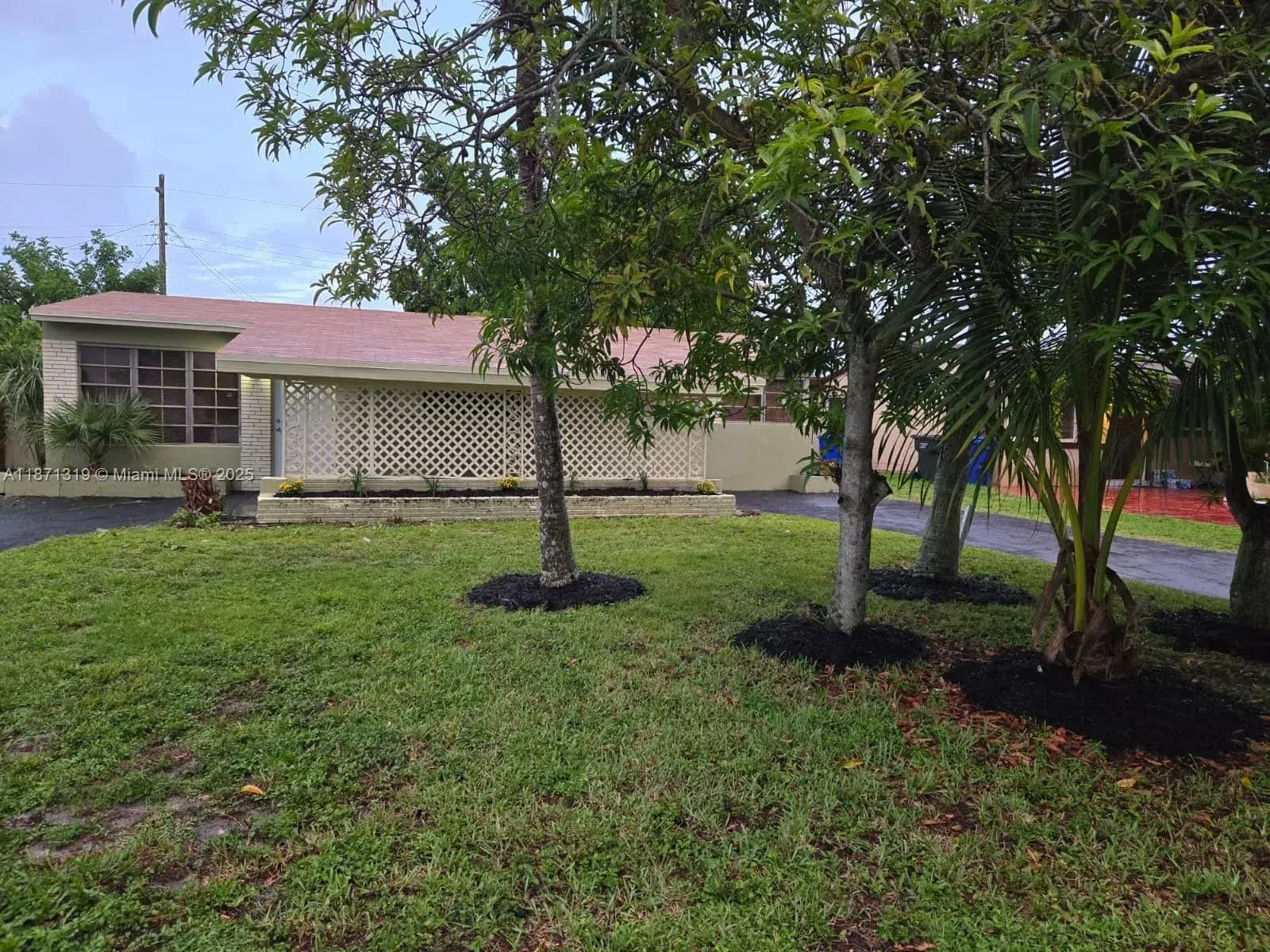 3 bedroom 2 bath Residential for sale at 6751 Meade St, Hollywood FL 33024