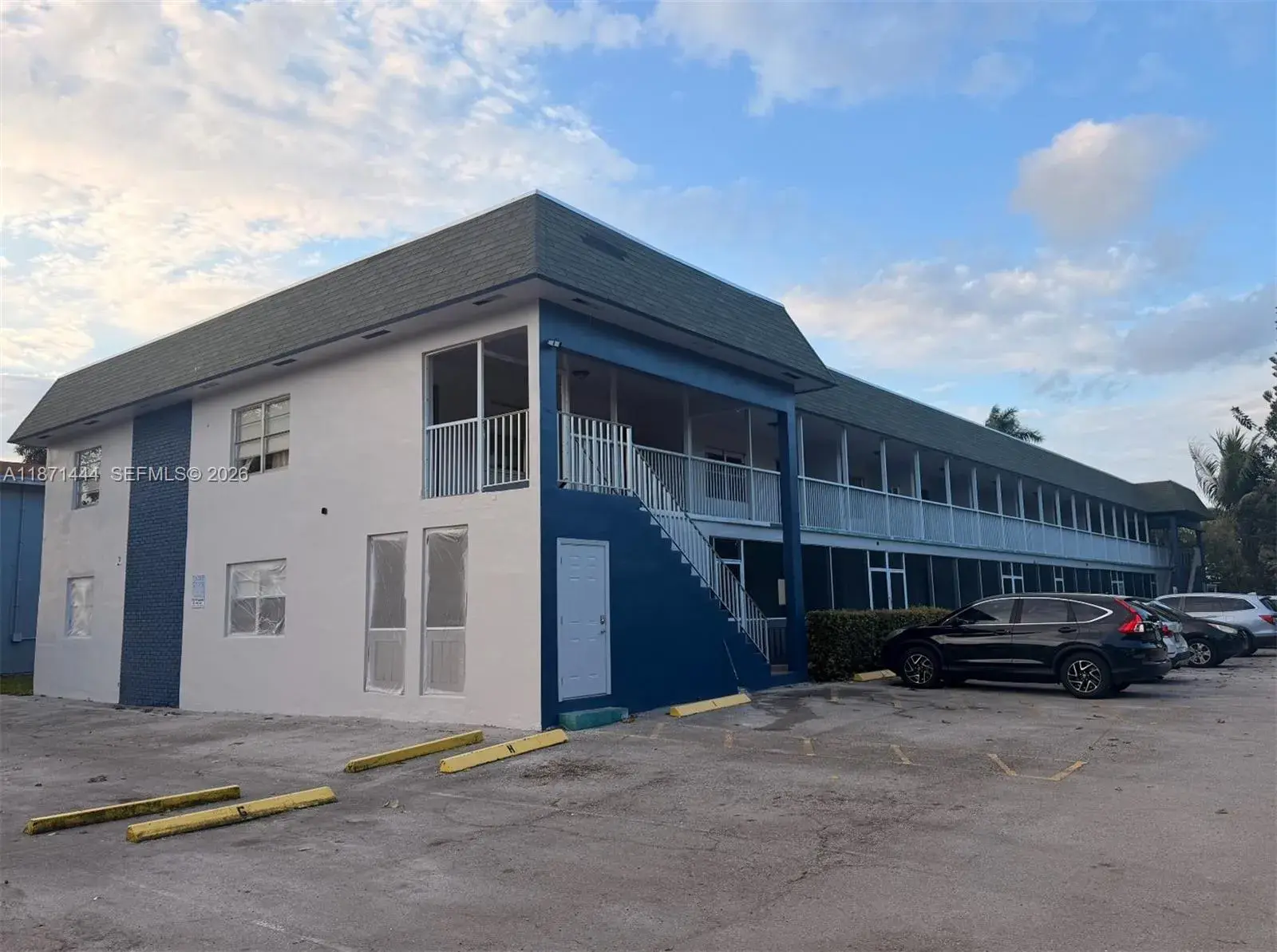 2 bedroom 1 bath Residential for sale at 2905 Pierce St # 17, Hollywood FL 33020
