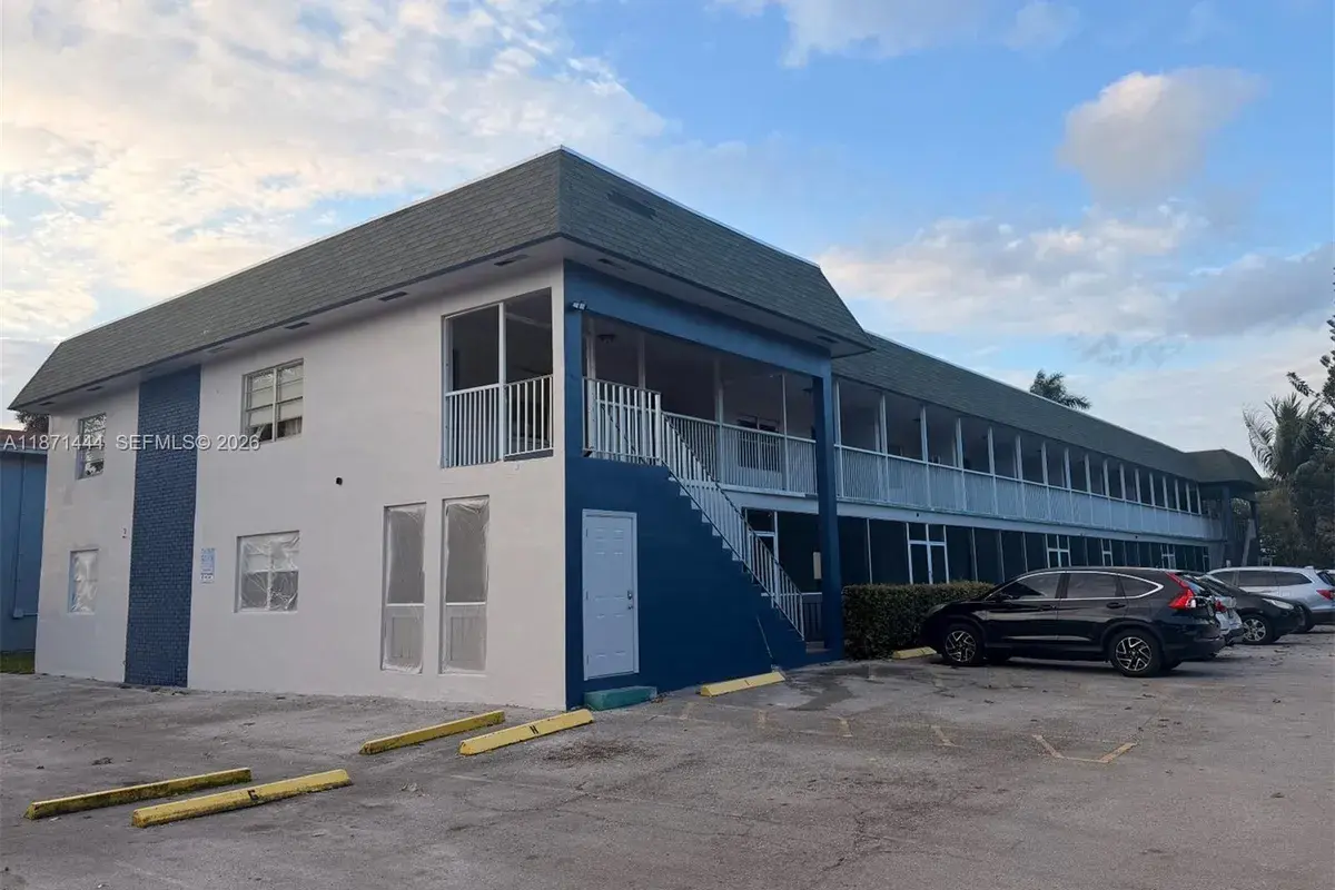 2905 Pierce St # 17, Hollywood FL 33020