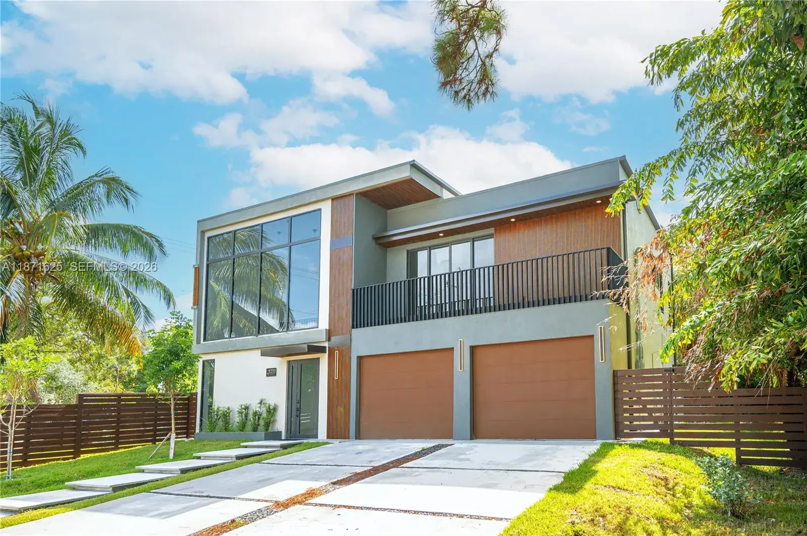 3 bedroom 3 bath Residential for sale at 1200 SW 15th Ave, Fort Lauderdale FL 33312