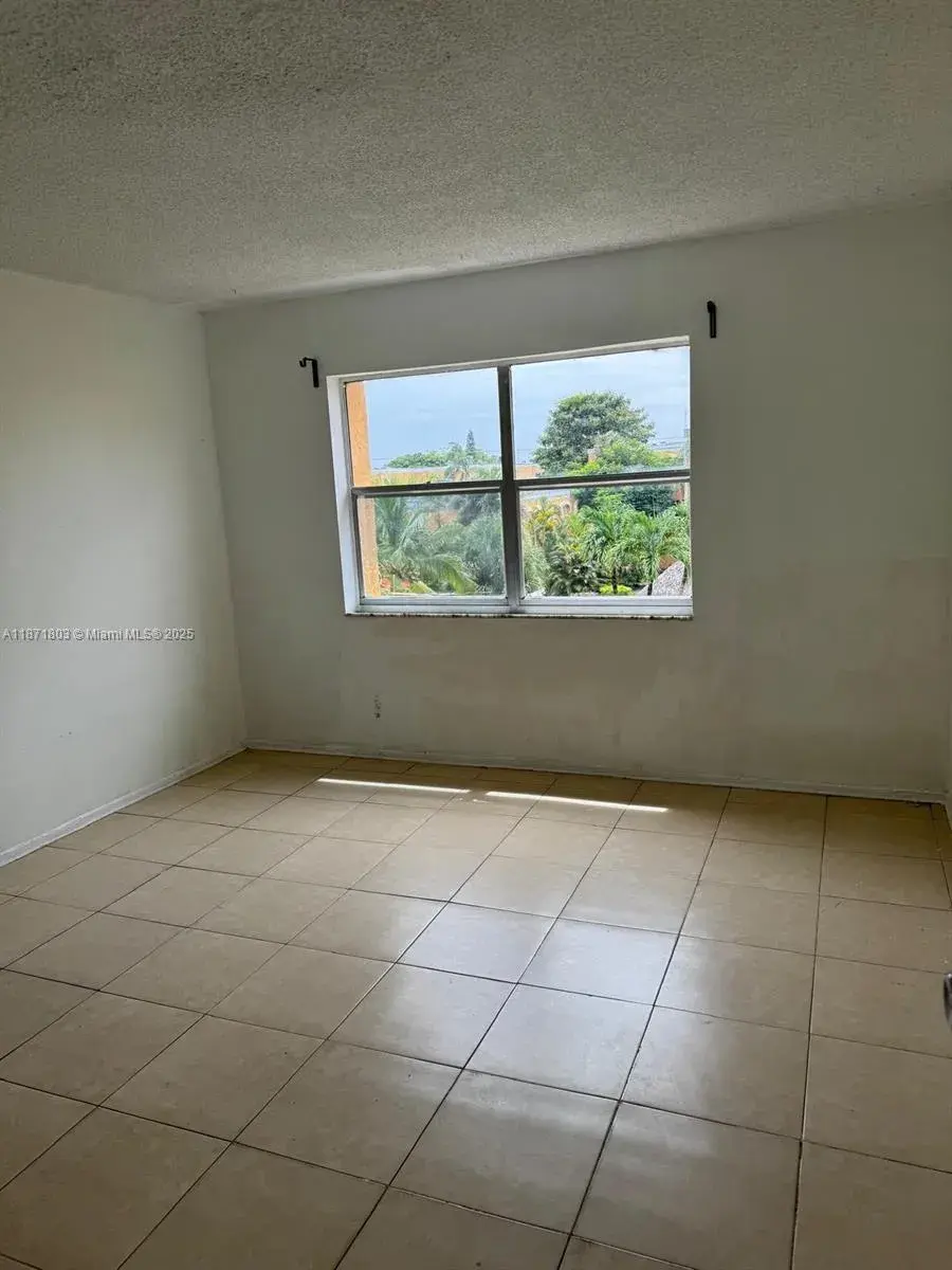 17901 NW 68th Ave # T203, Hialeah FL 33015