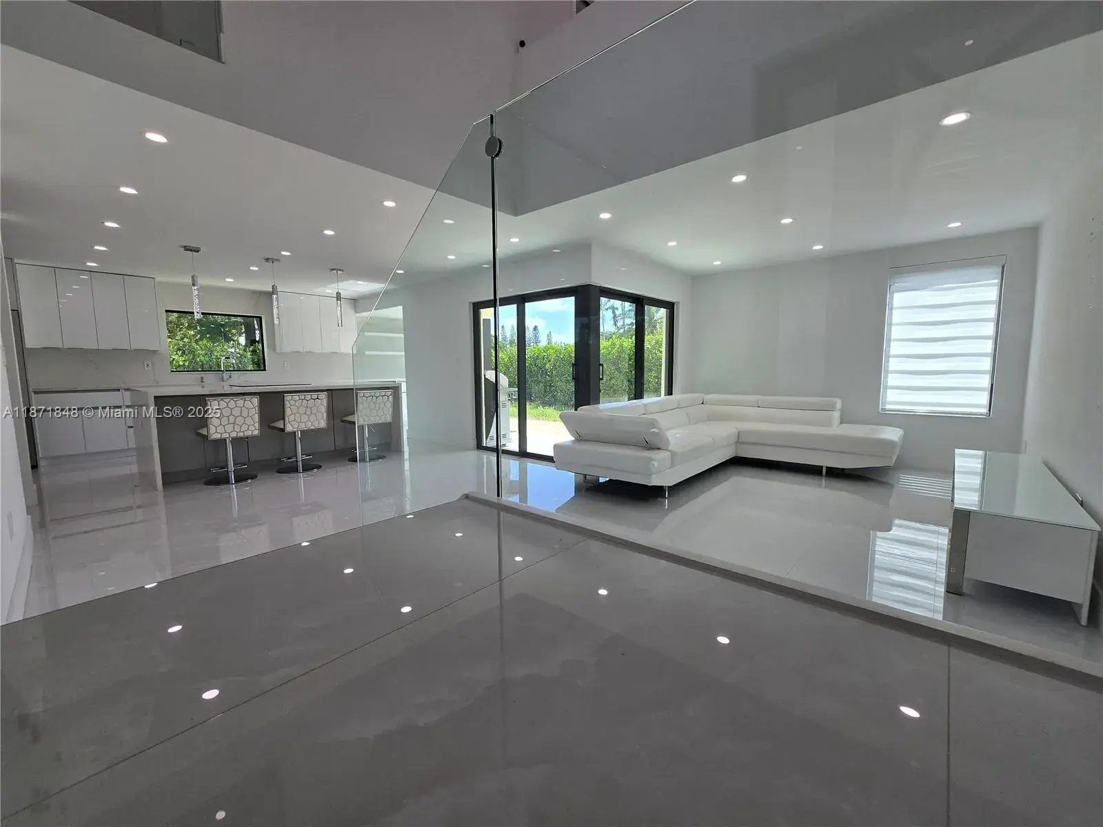 3 bedroom 3 bath Residential for sale at 6711 SW 127th Pl, Miami FL 33183