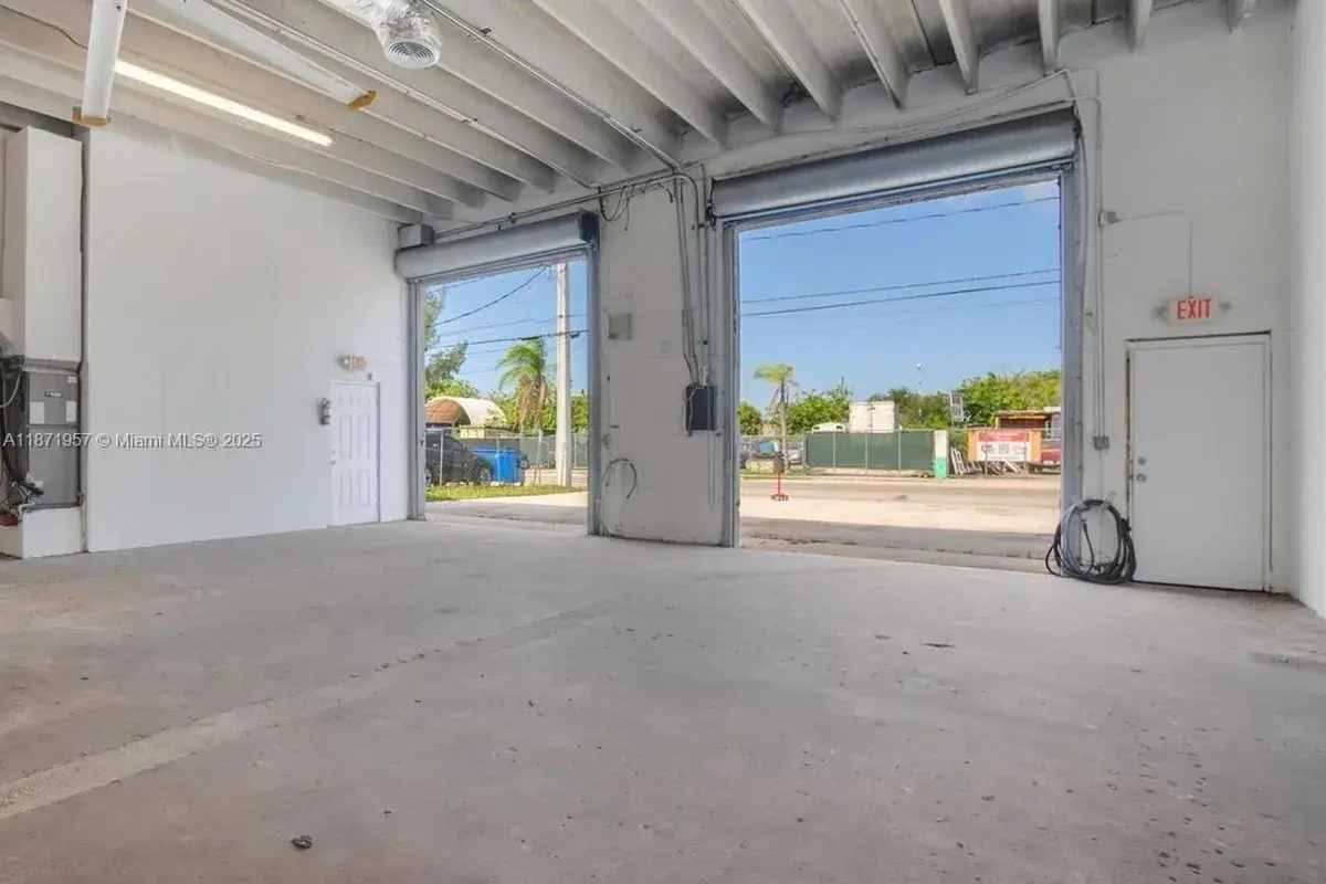 2200 SW 58th Ave, West Park FL 33023