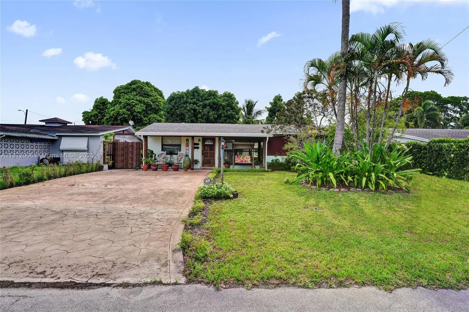 2021 N 56th Way, Hollywood FL 33021