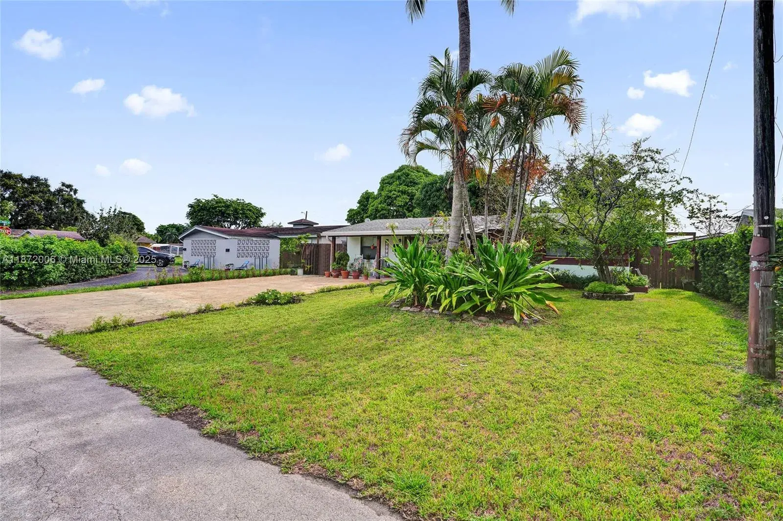 2021 N 56th Way, Hollywood FL 33021