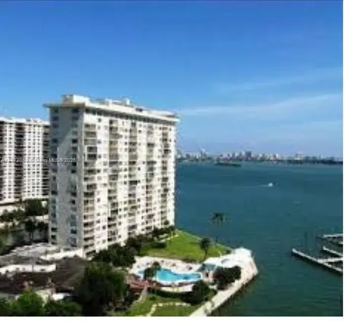 2 bedroom 2 bath Residential for sale at 11111 Biscayne Blvd # 4D, Miami FL 33181