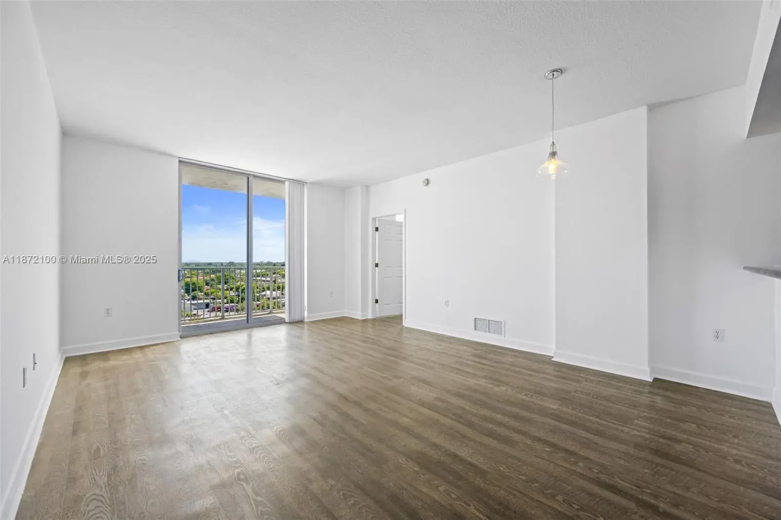 2 bedroom 2 bath Residential for sale at 140 S Dixie Hwy # 835, Hollywood FL 33020