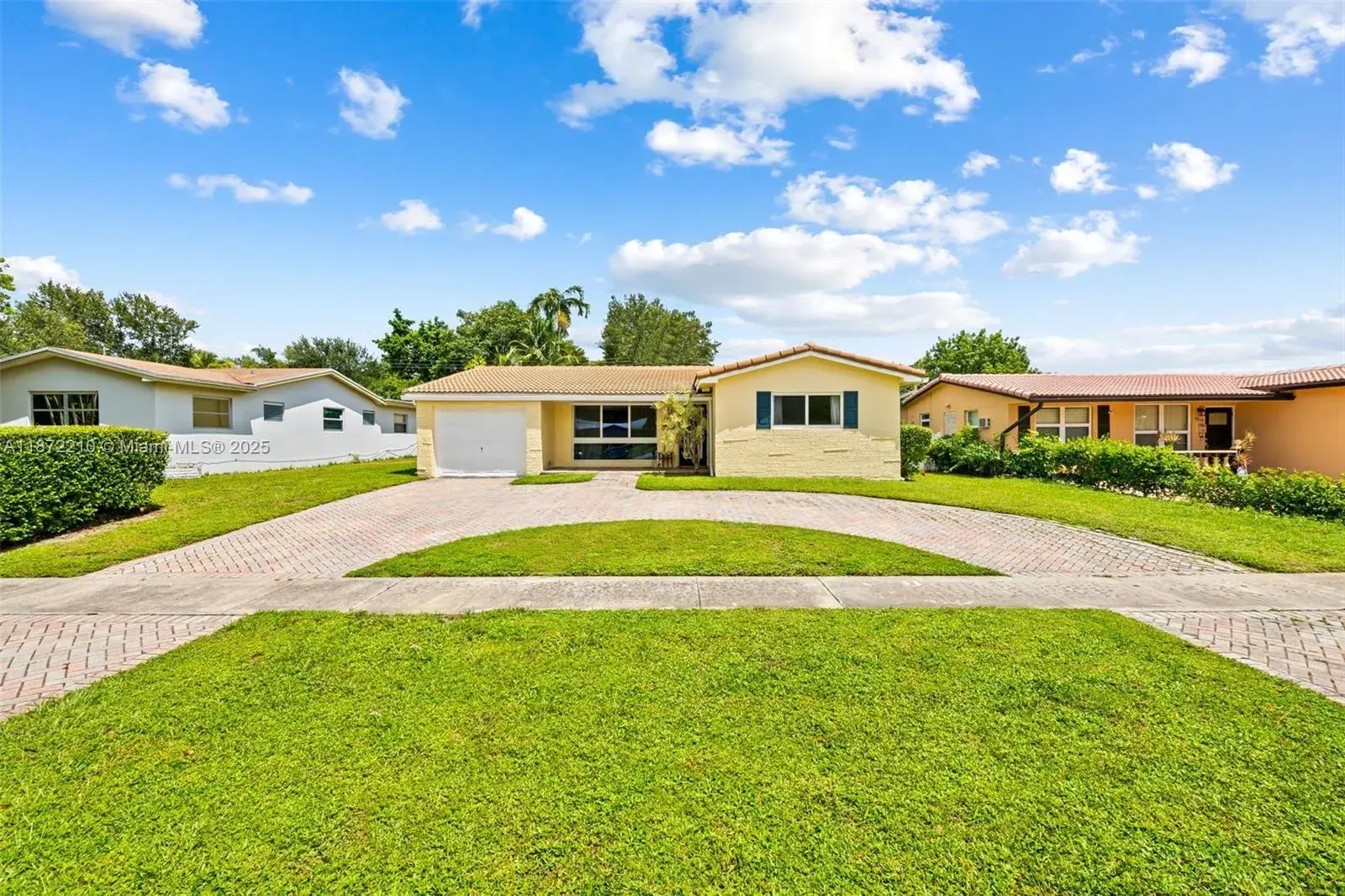 3 bedroom 2 bath Residential for sale at 1925 N 39th Ave, Hollywood FL 33021