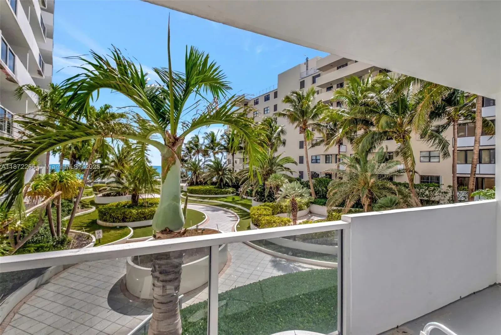 1 bath Residential for sale at 100 Lincoln Rd # 417, Miami Beach FL 33139