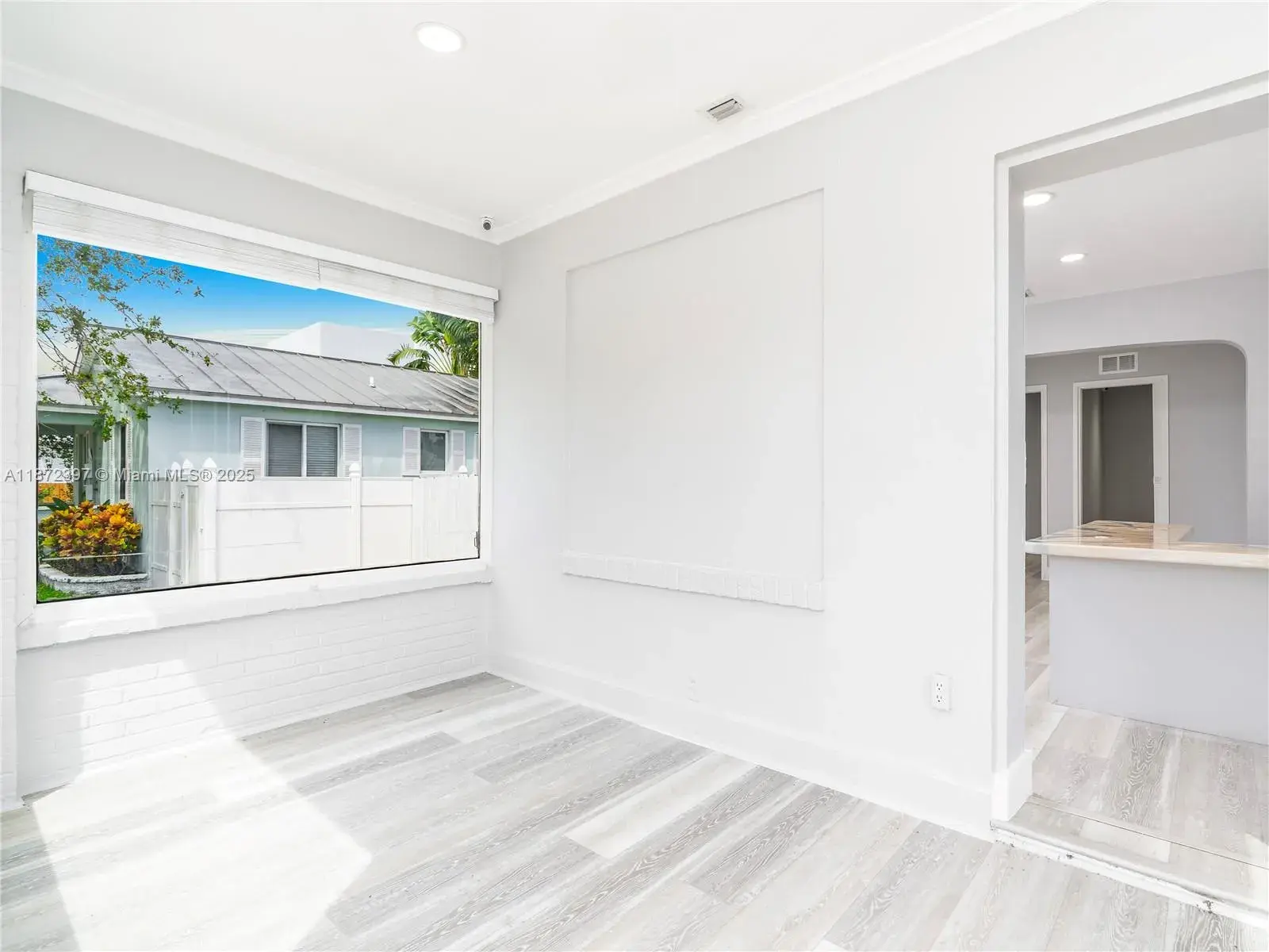 215 SW 17th St, Fort Lauderdale FL 33315