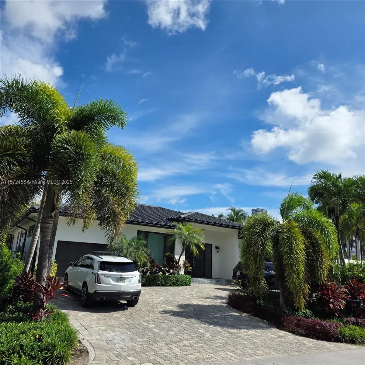 3 bedroom 3 bath for sale at 343 190th St, Sunny Isles Beach FL 33160