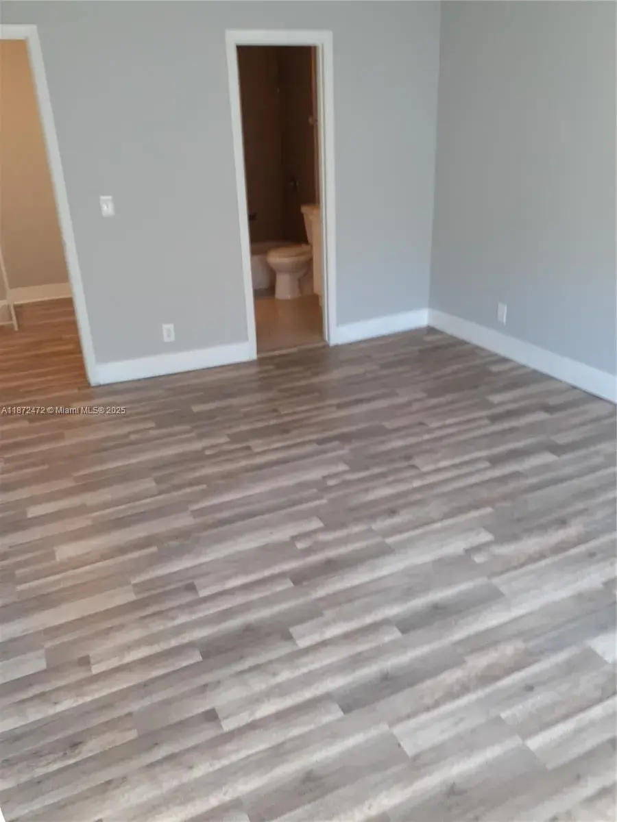 5842 NW 21st St # B, Lauderhill FL 33313