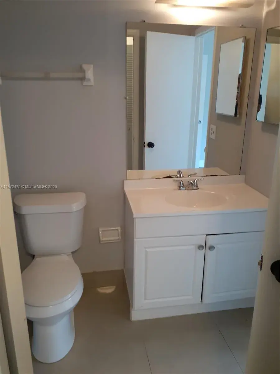 5842 NW 21st St # B, Lauderhill FL 33313