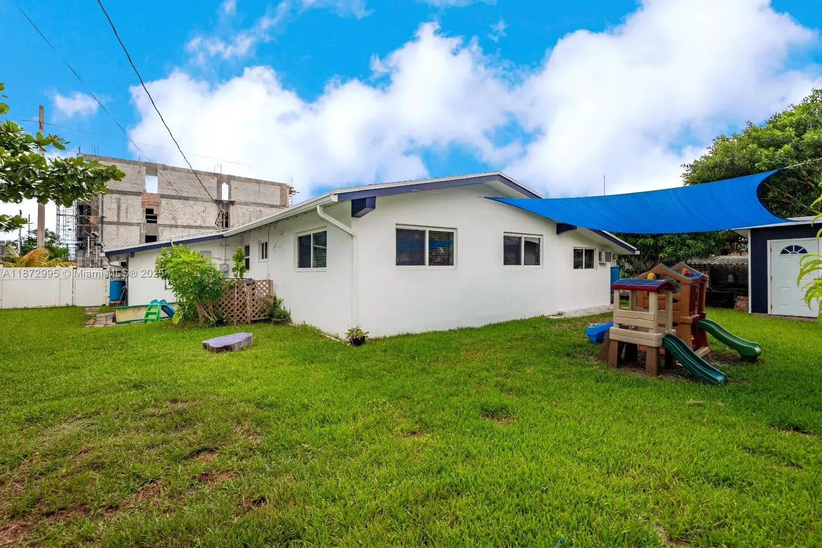 21140 NE 26th Ave, Miami FL 33180