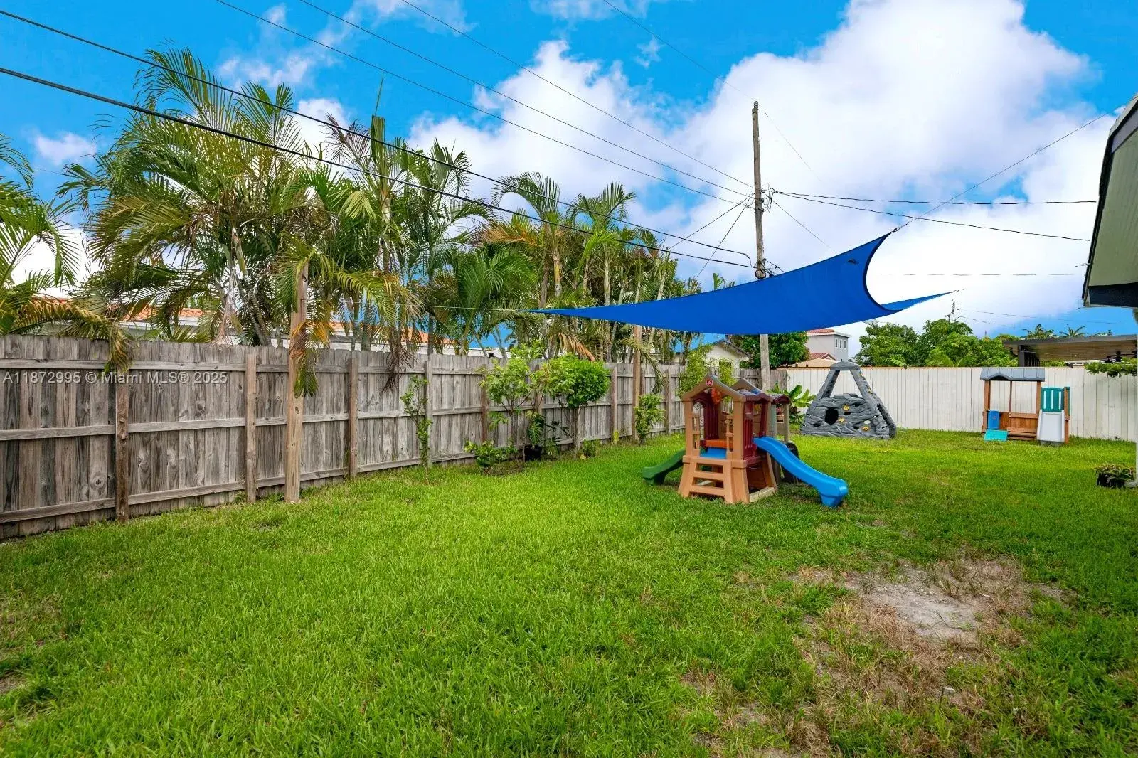 21140 NE 26th Ave, Miami FL 33180