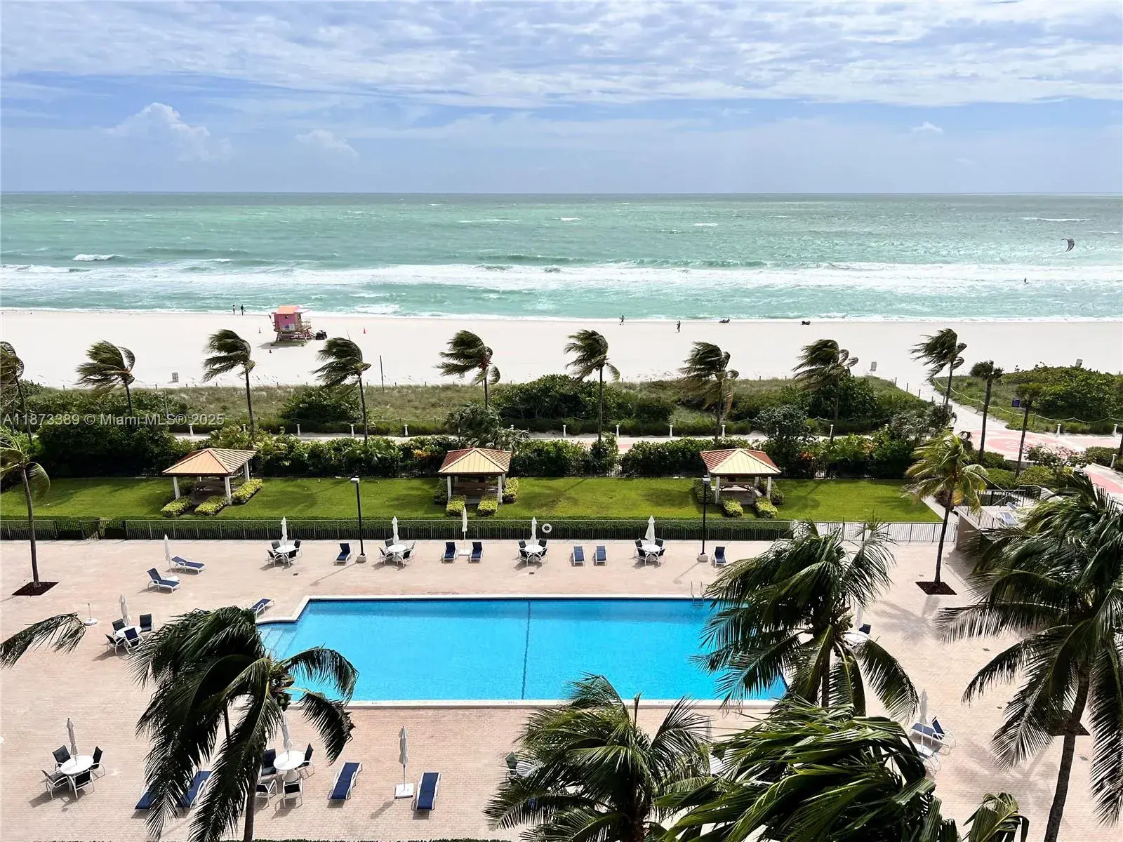1 bedroom 1 bath Residential Lease for rent at 2625 Collins Ave # 804, Miami Beach FL 33140