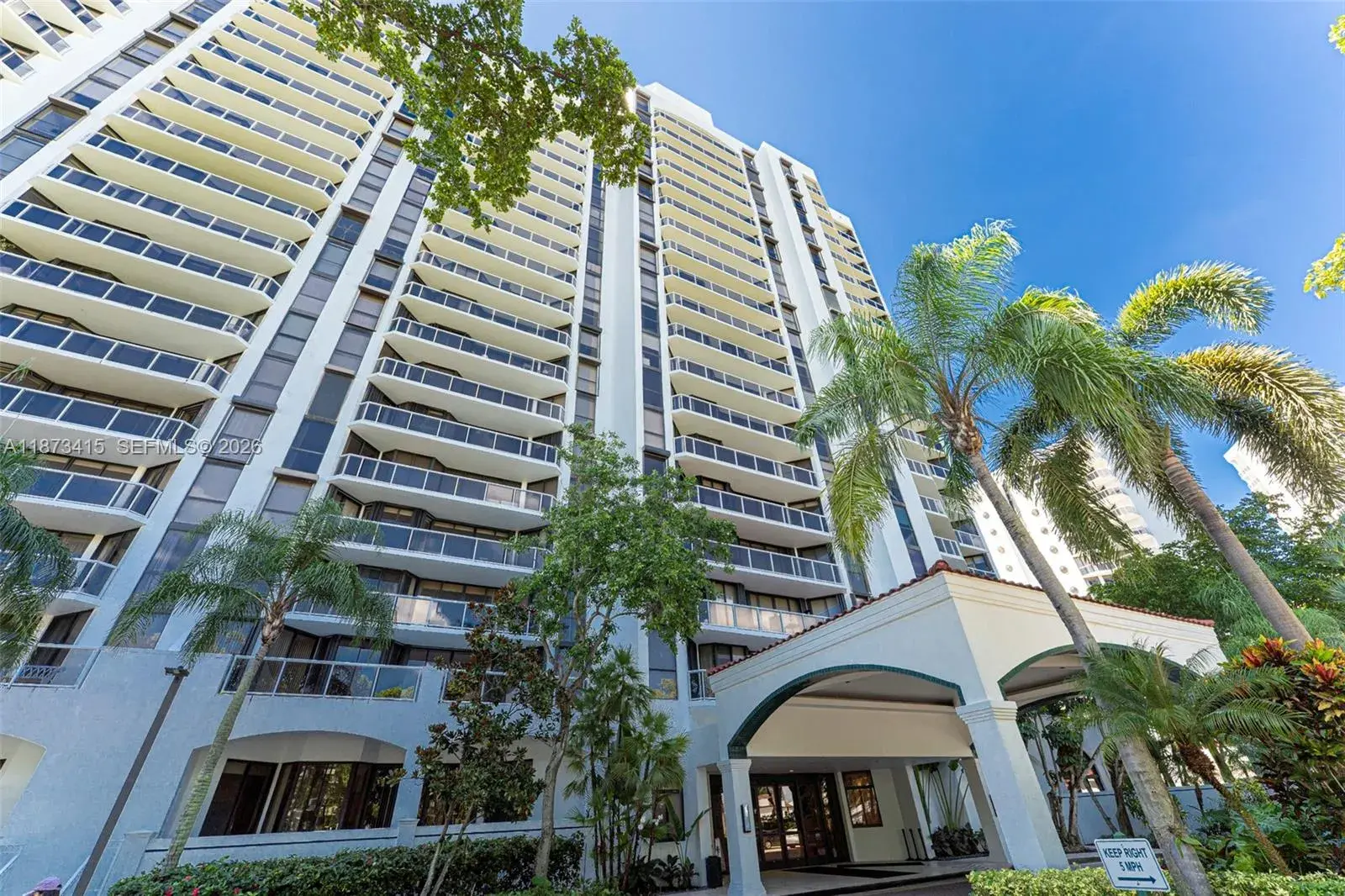 3 bedroom 2 bath Residential for sale at 3640 Yacht Club Dr # 305, Aventura FL 33180