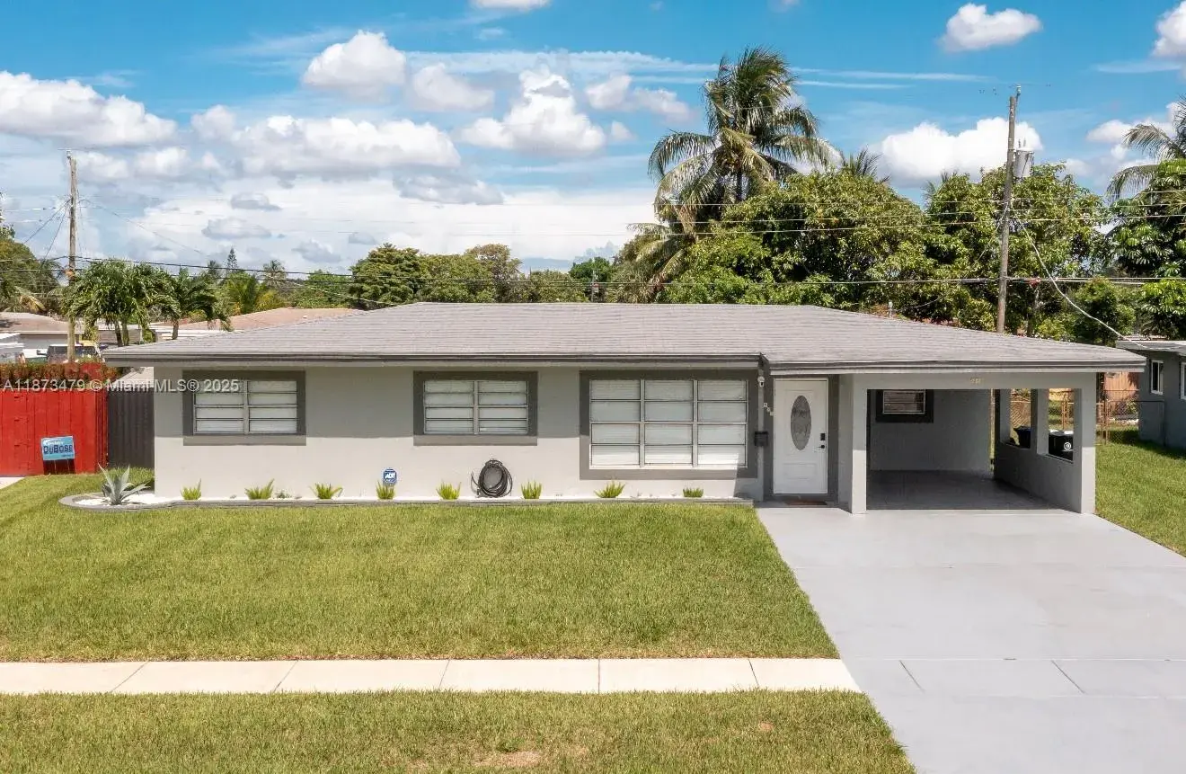 5 bedroom 2 bath Residential for sale at 521 W Evanston Cir, Fort Lauderdale FL 33312