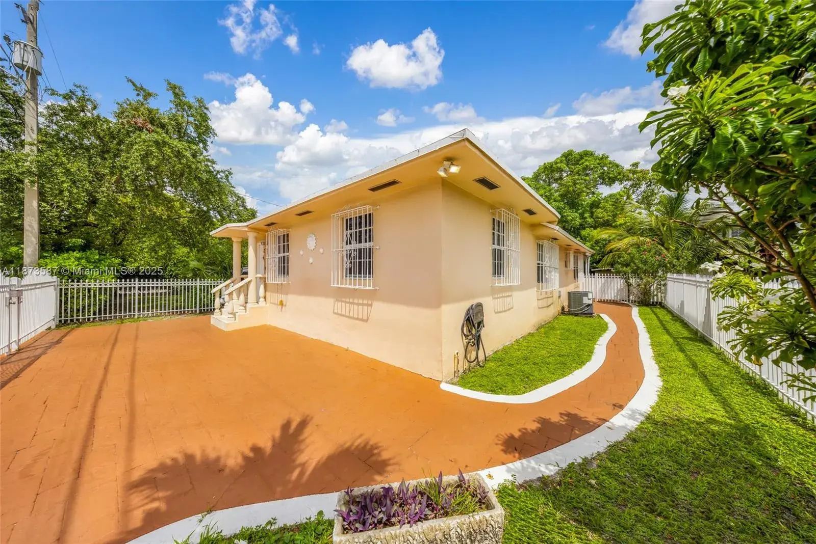3 bedroom 1 bath Residential for sale at 287 NW 31st St, Miami FL 33127