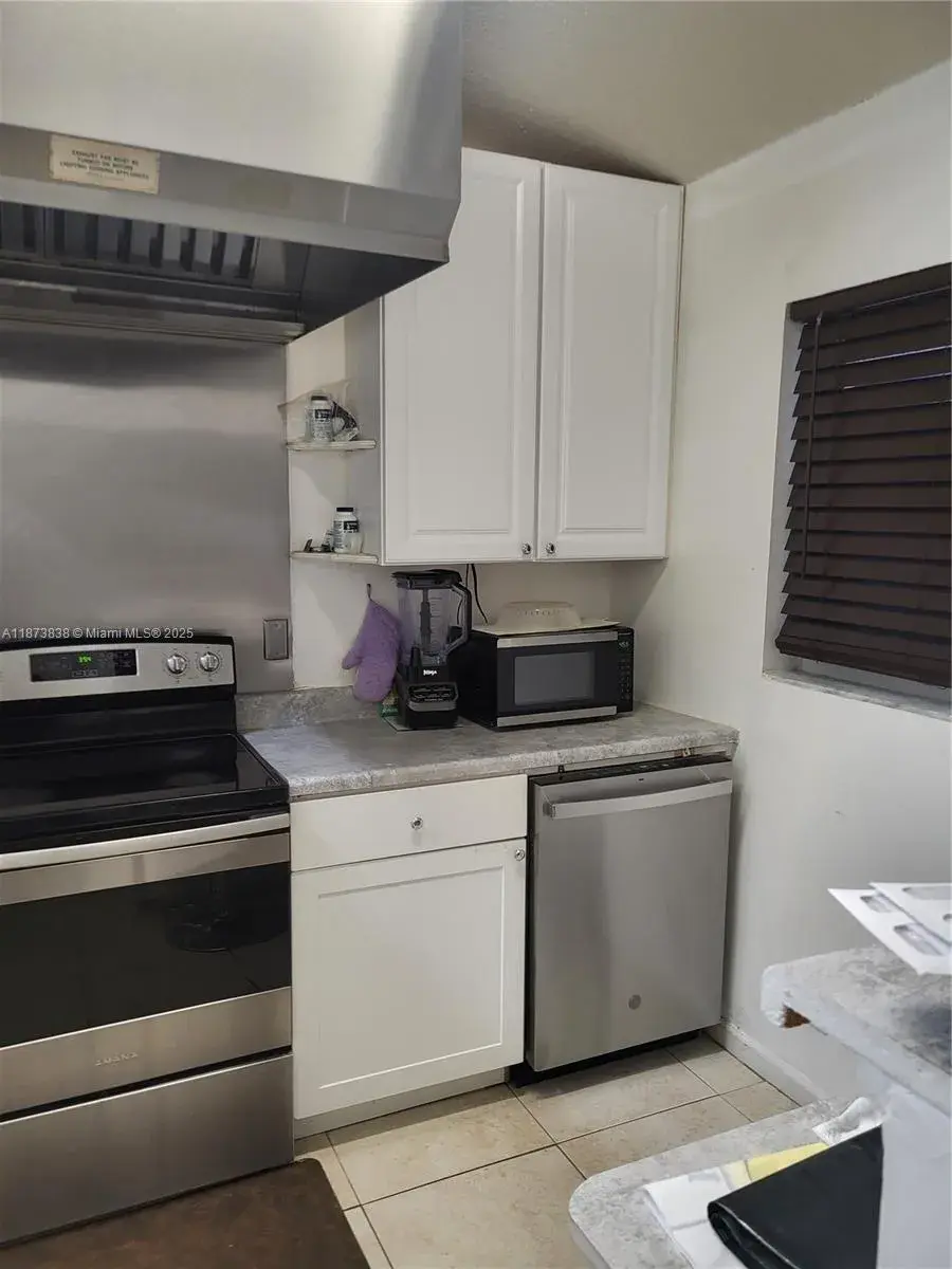 3621 NW 90th Ter, Sunrise FL 33351