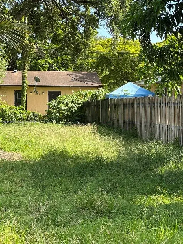 6040 Arthur St, Hollywood FL 33024