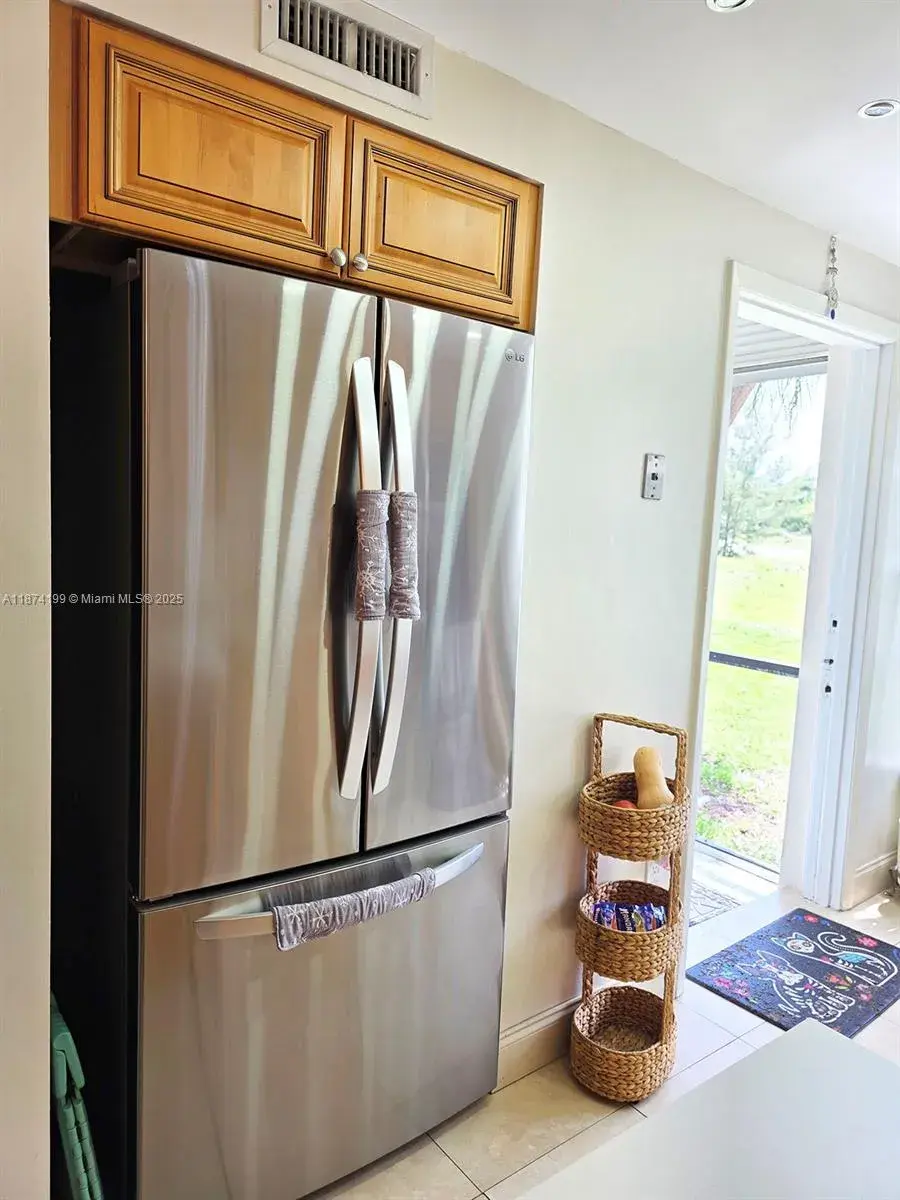 4160 Inverrary Dr # 112, Lauderhill FL 33319