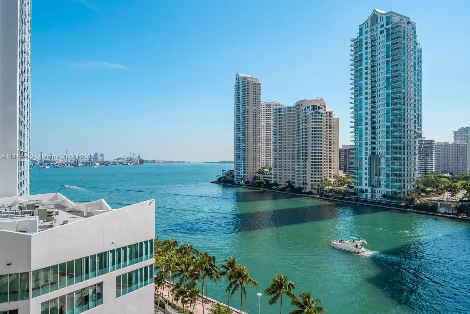 1 bedroom 2 bath Residential for sale at 300 S Biscayne Blvd # 1022, Miami FL 33131